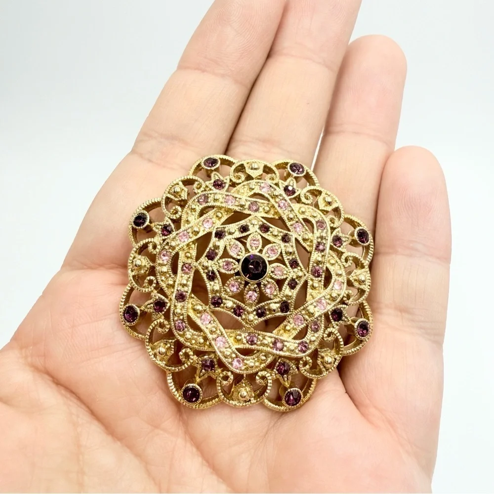 Gold Tone Flower Crystal Rhinestones Brooch